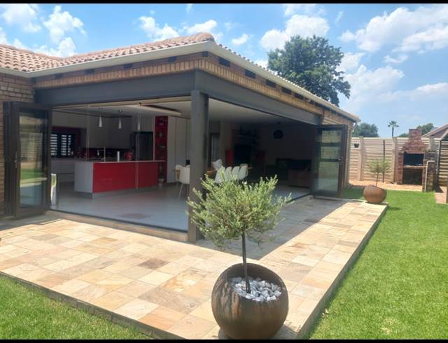 4 BEDROOM HOUSE FOR SALE IN WALDRIFT